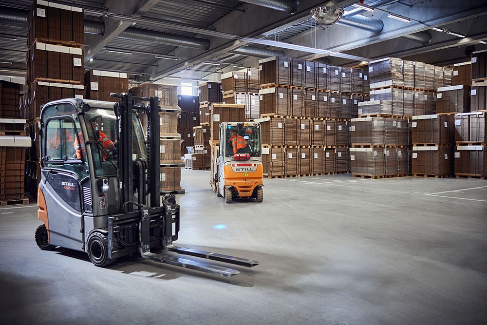 Vi producerar lokalt för att undvika långa transporter och för att skapa jobb i närheten Lokal produktion